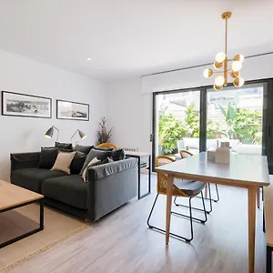 https://bonito-dplex-en-el-centro-de-terrassa-barcelona.catalonia-hotels.com